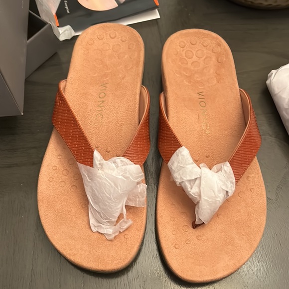 Vionic Woven Thong Sandals with Metallic Detail - Picture 7 of 9